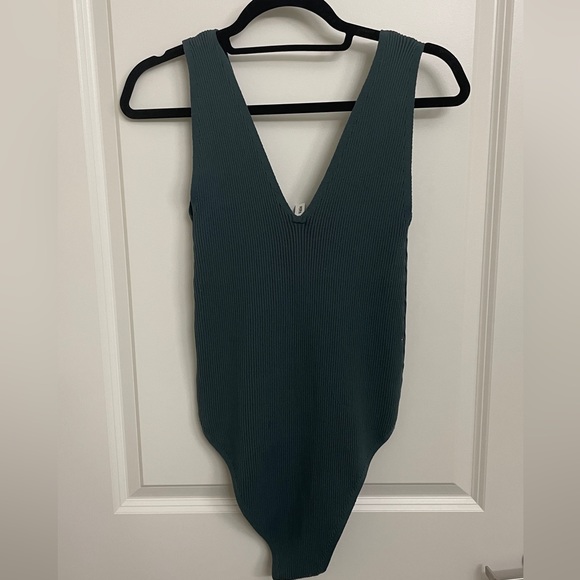 V-neck ribbed bodysuit L - Picture 2 of 2